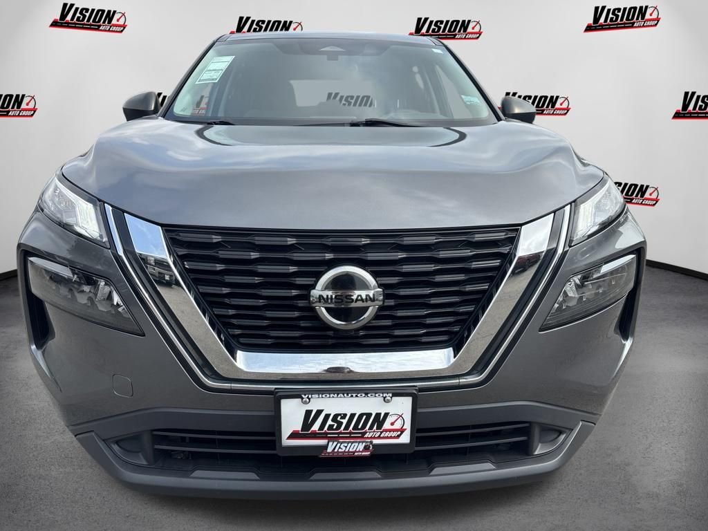 Used 2021 Gray Nissan S image 2