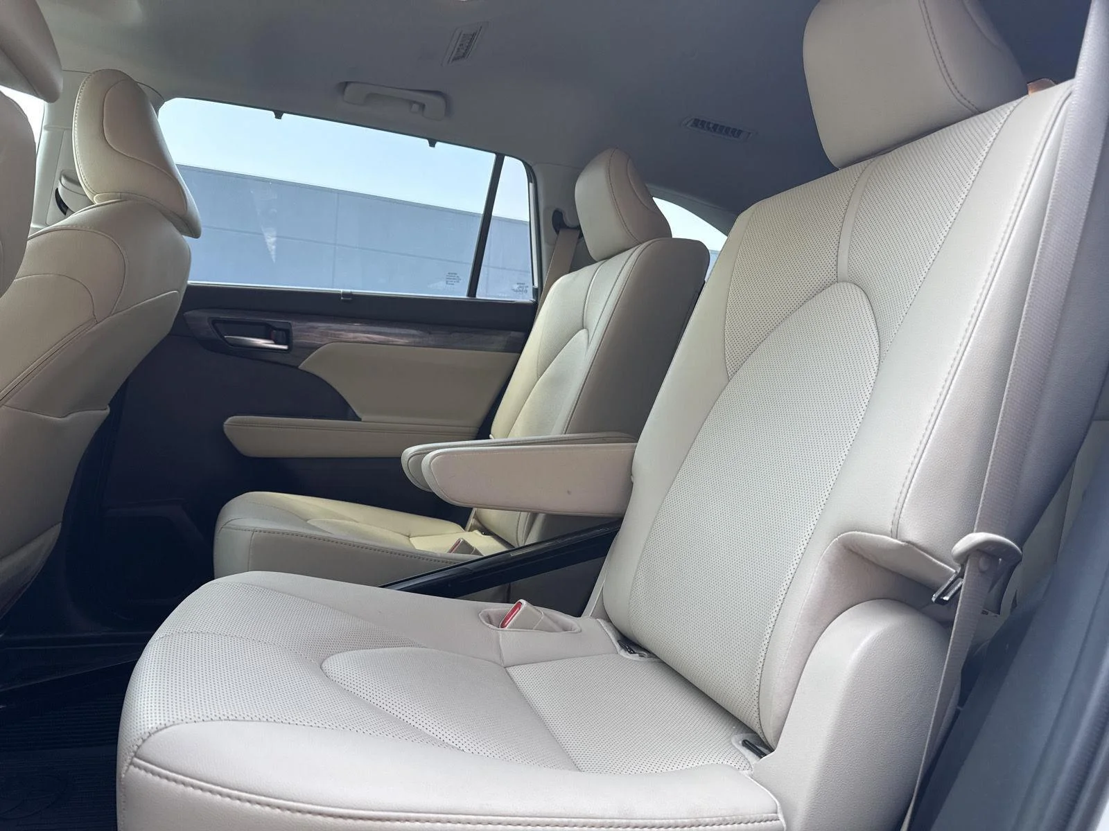 Used 2021 Blizzard Pearl Toyota Limited image 11