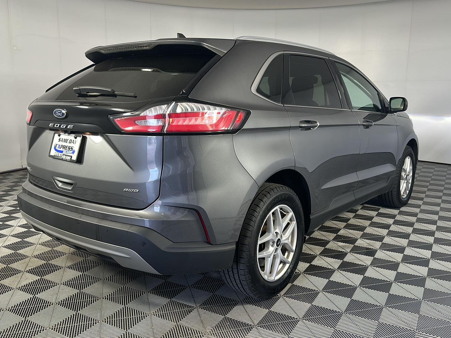 Used 2024 Carbonized Gray Ford SEL image 7