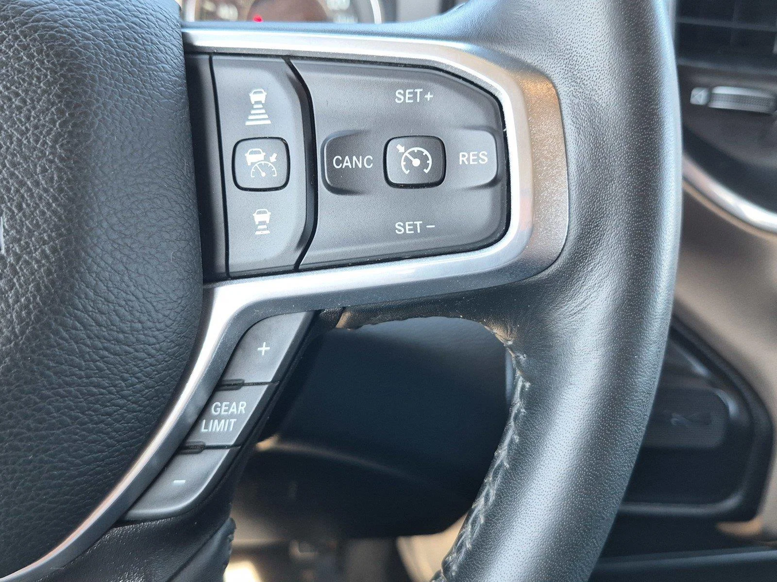 Used 2024  RAM TRUCK LARAM image 22