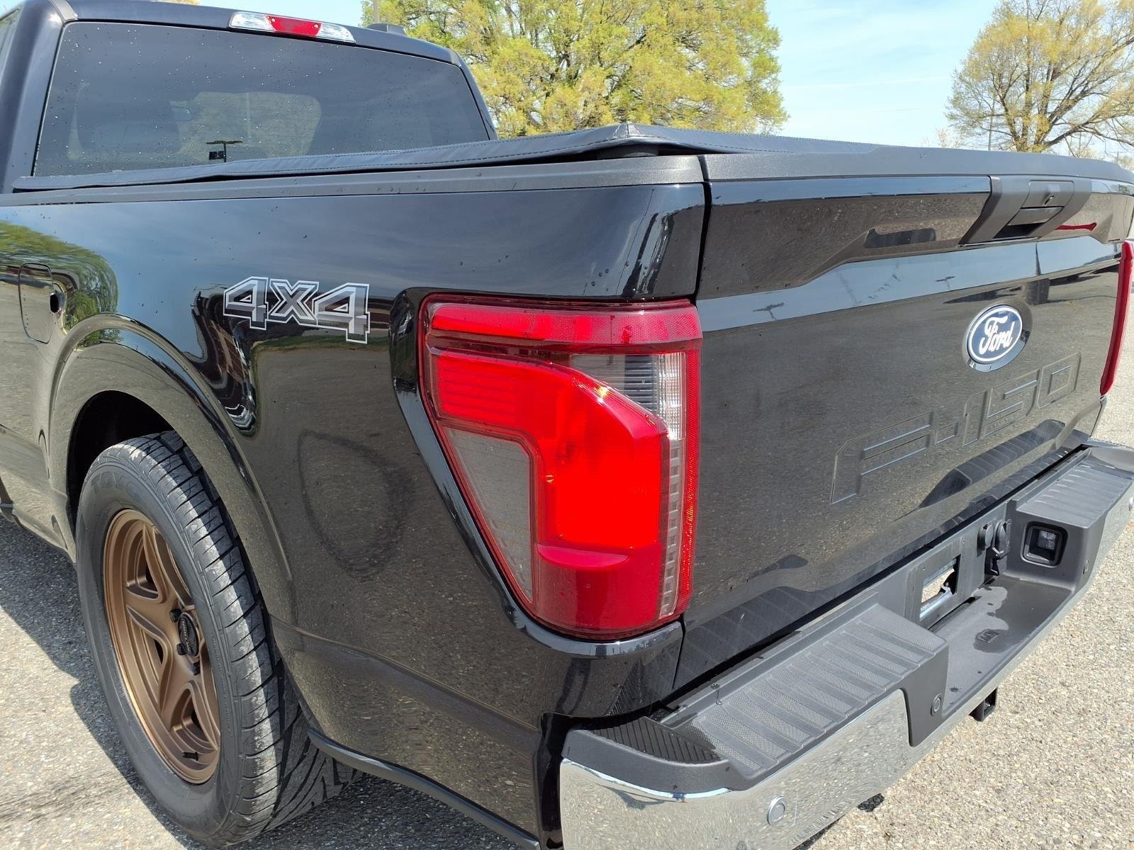 Used 2024 Agate Black Metallic Ford XL image 16