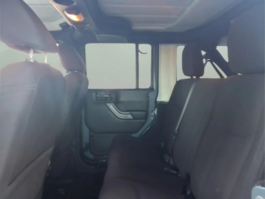 Used 2015 Gray Jeep Unlimited Sport image 10