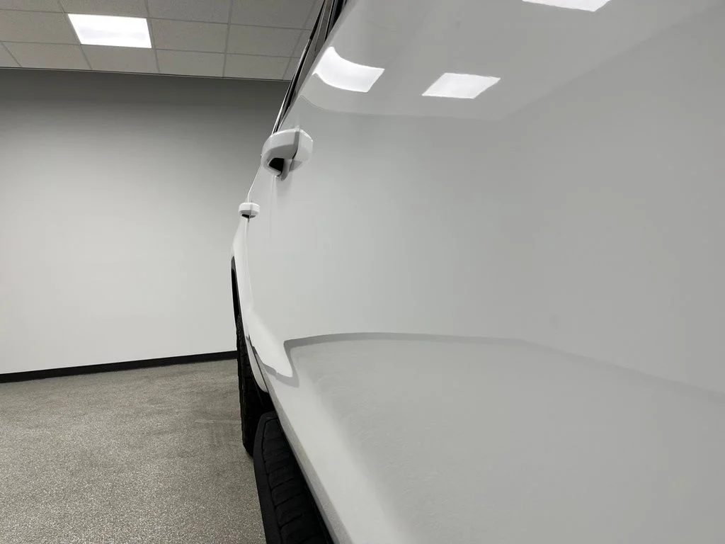 Used 2022 White GMC AT4 image 11