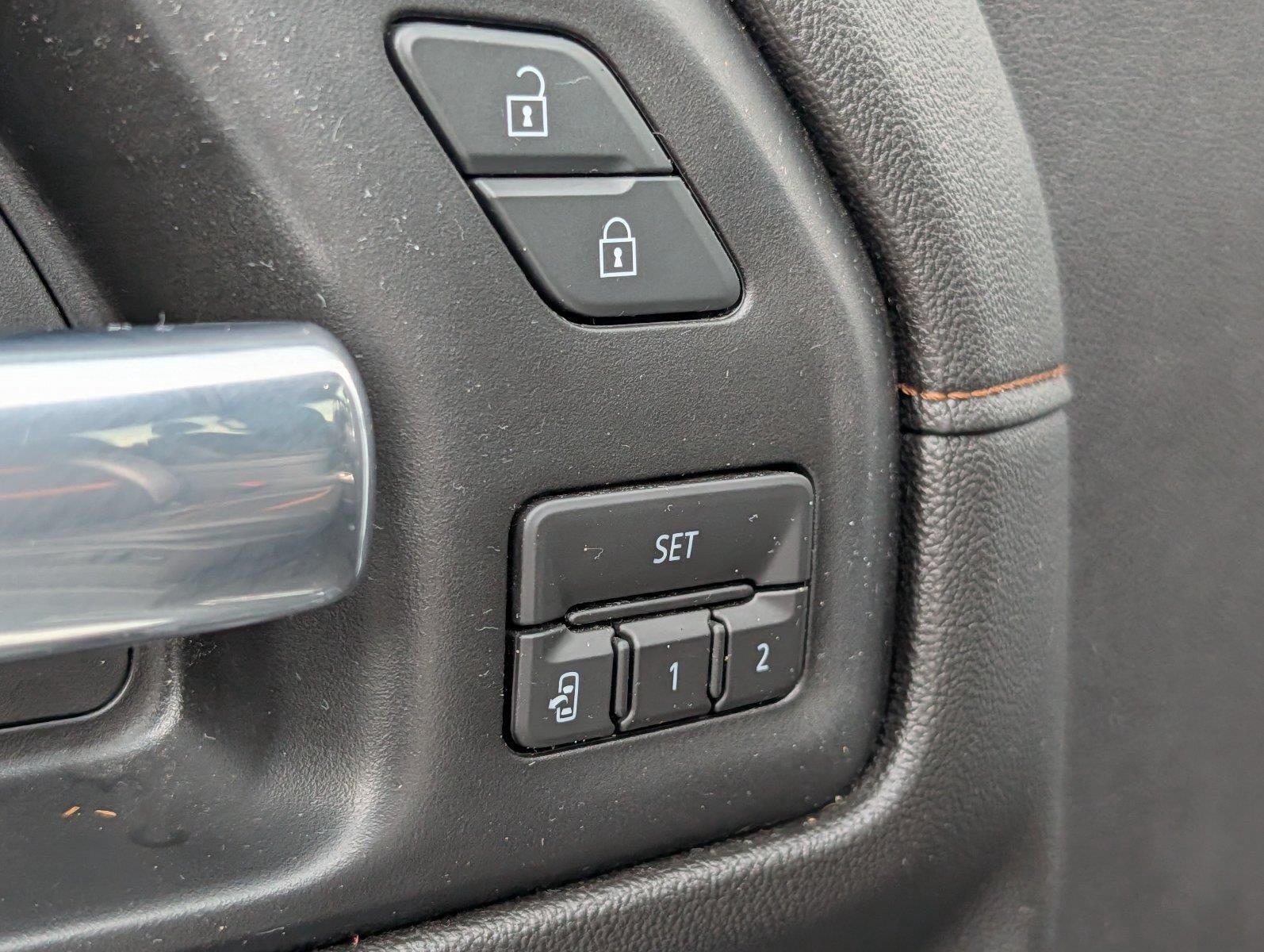 Used 2020 SUMMIT WHITE GMC AT4 image 17