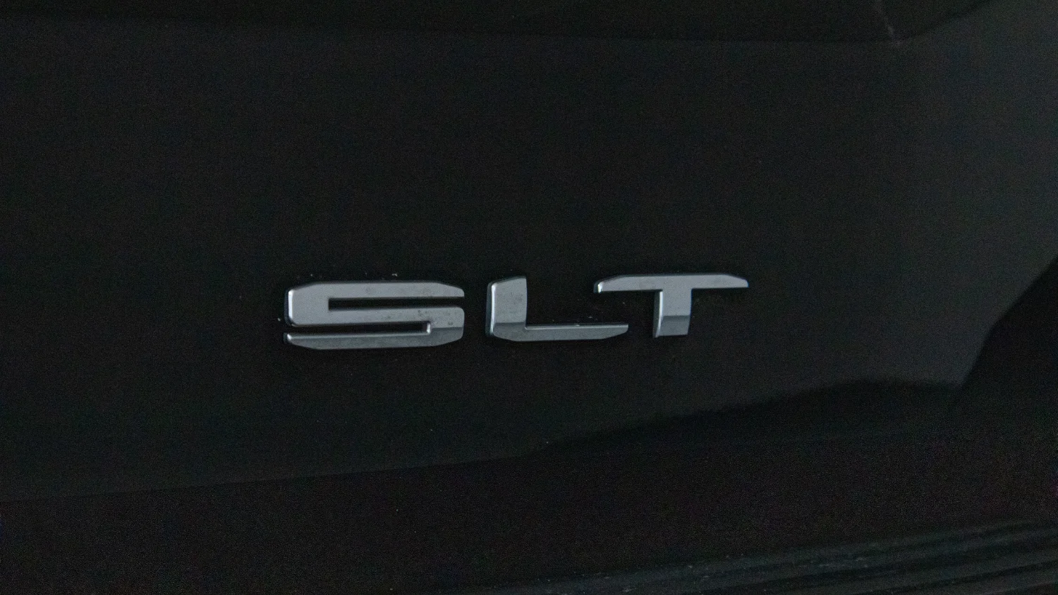 Used 2021 Black GMC SLT image 33