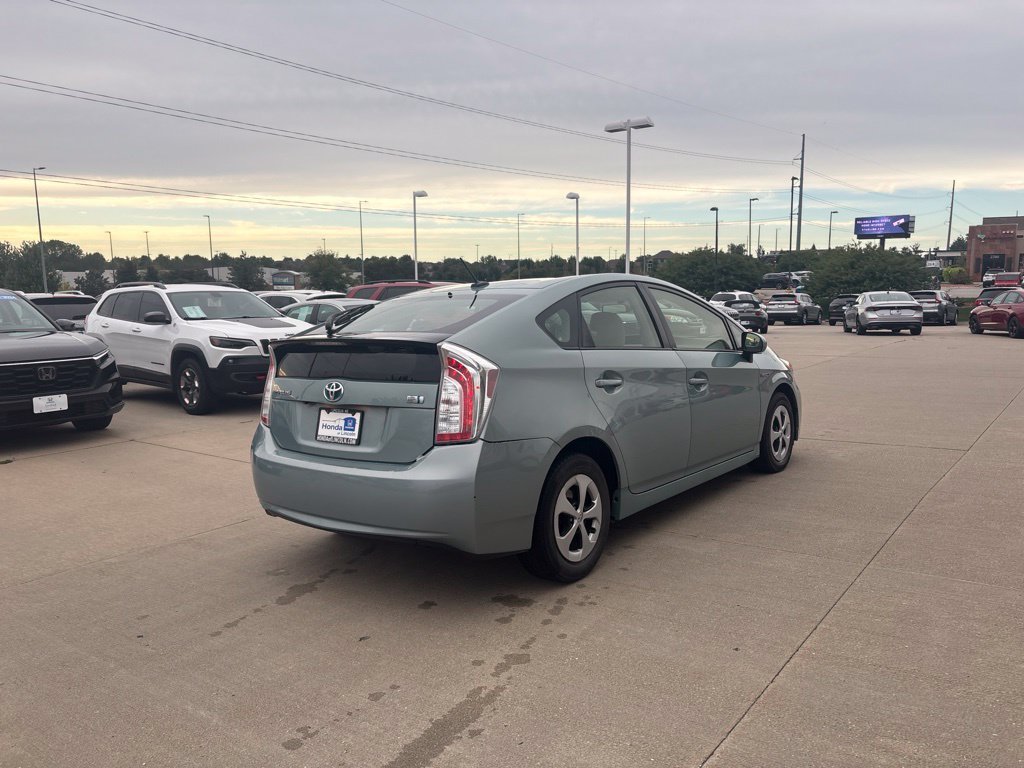 Used 2014 Pearl Toyota Three image 5