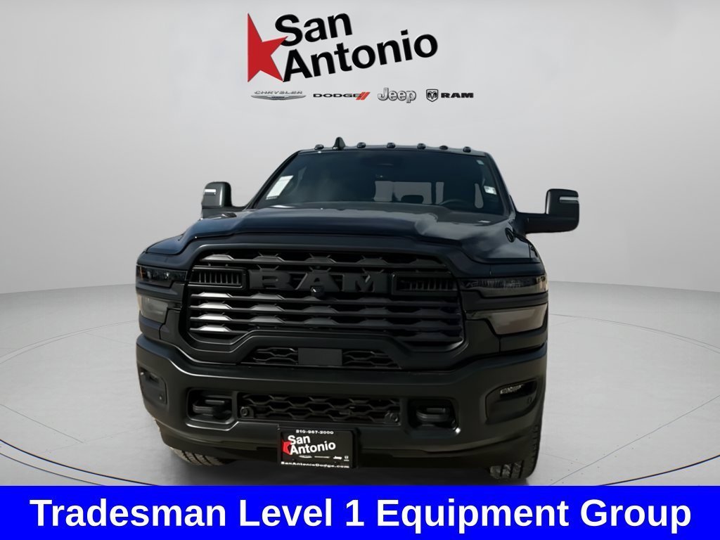 New 2026 Diamond Black Crystal Pearl-Coat Exterior Paint RAM Tradesman image 4