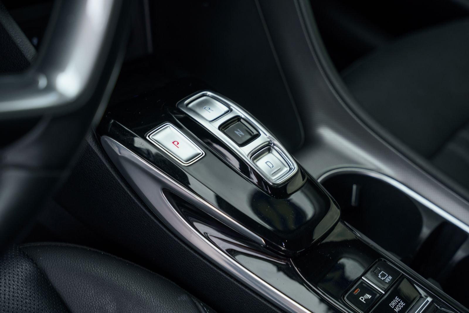 Used 2022 White Hyundai Limited image 29