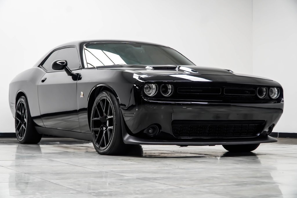 Used 2015 Black Dodge R/T Scat Pack image 4