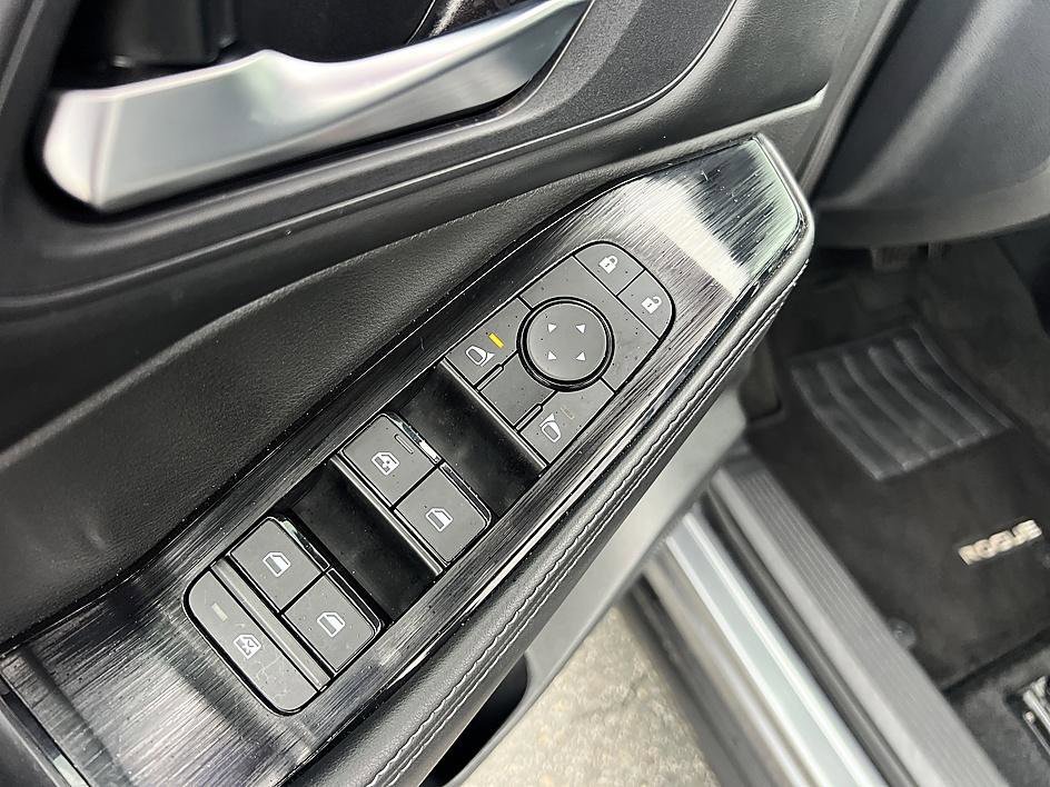 Used 2023 Gun Metallic Nissan SV image 21
