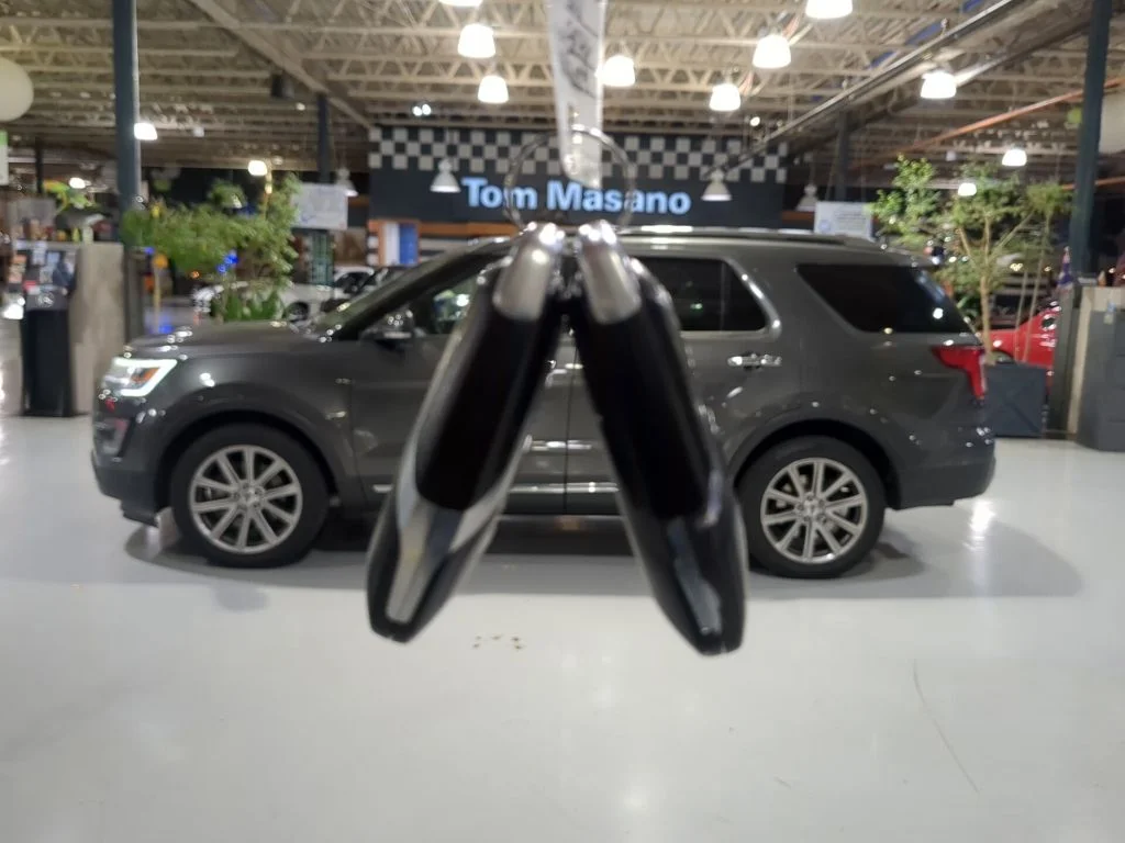 Used 2017 Gray Ford Limited image 4