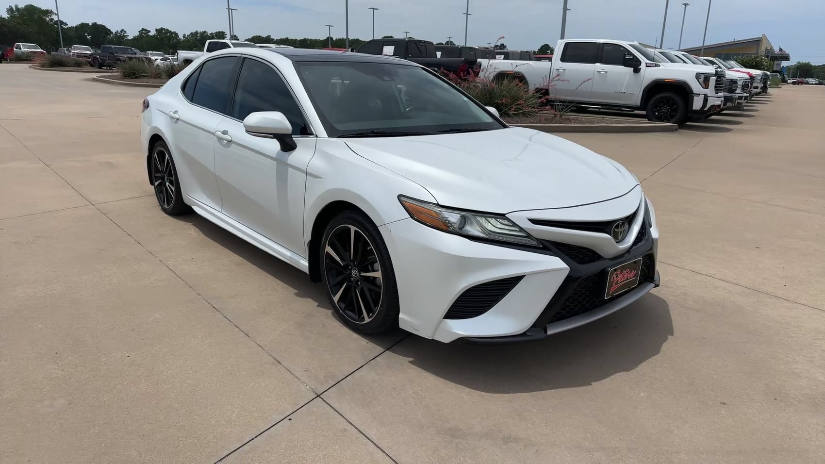 Used 2019 Pearl Toyota XSE image 3