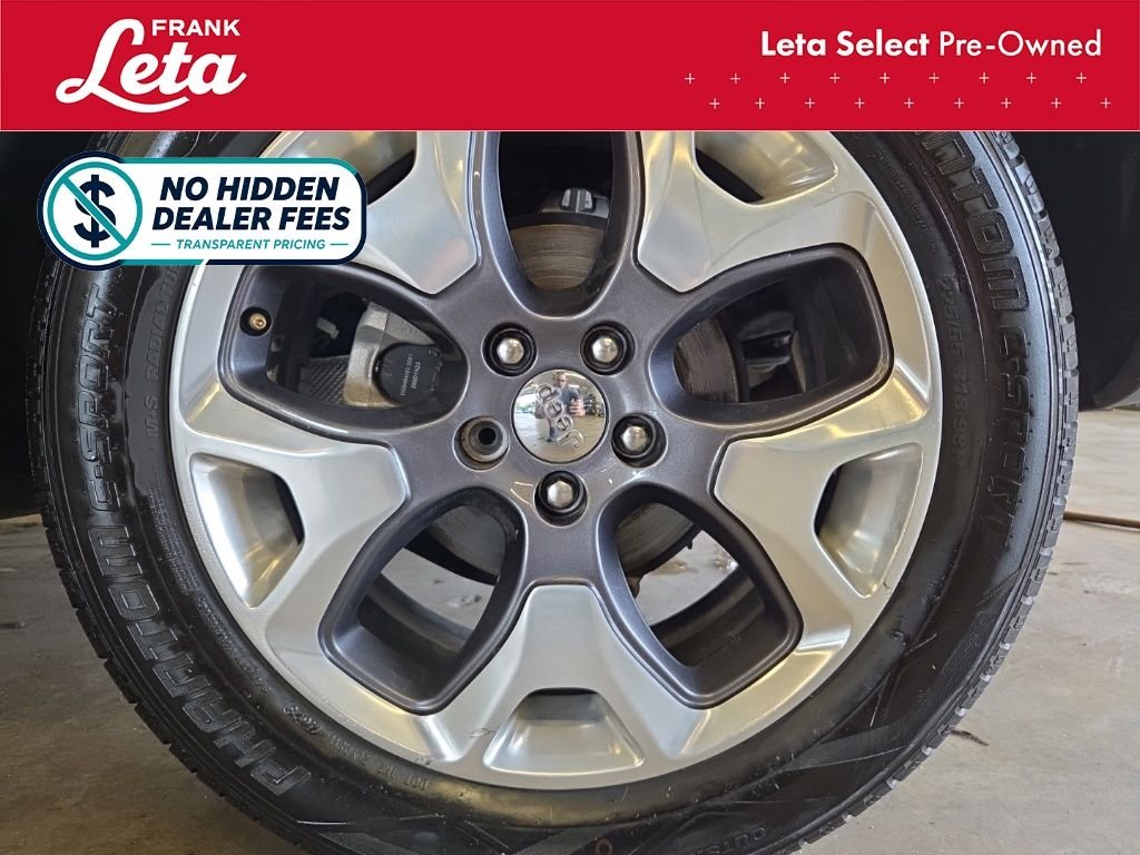 Used 2020 Olive Green Pearlcoat Jeep  image 16