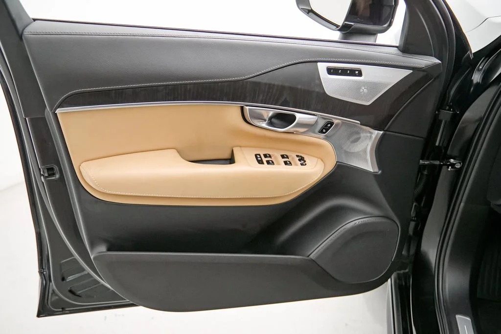 Certified Used 2024 Onyx Black Volvo Ultimate image 9