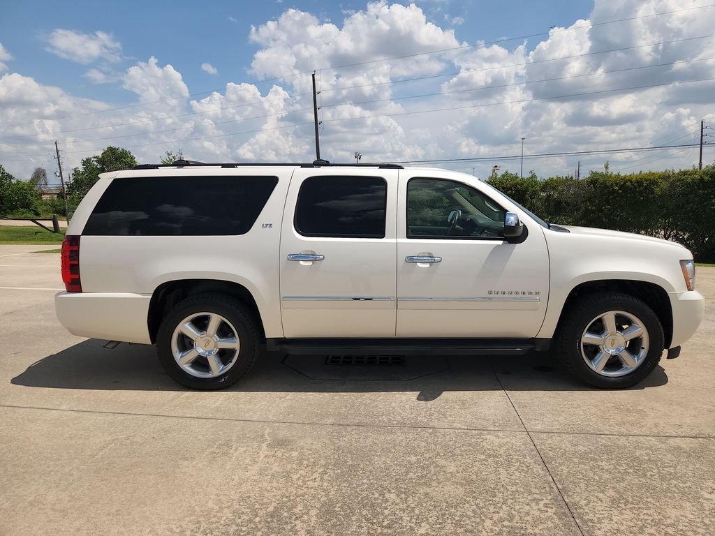 Used 2013 White Chevrolet LTZ image 4