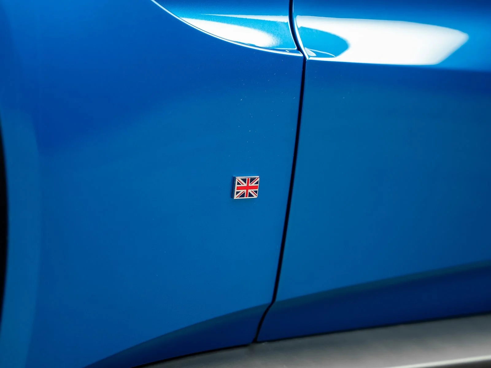 Used 2020 Blue Aston Martin Base image 28