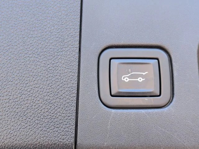 Used 2020 Silver Cadillac Premium Luxury image 30