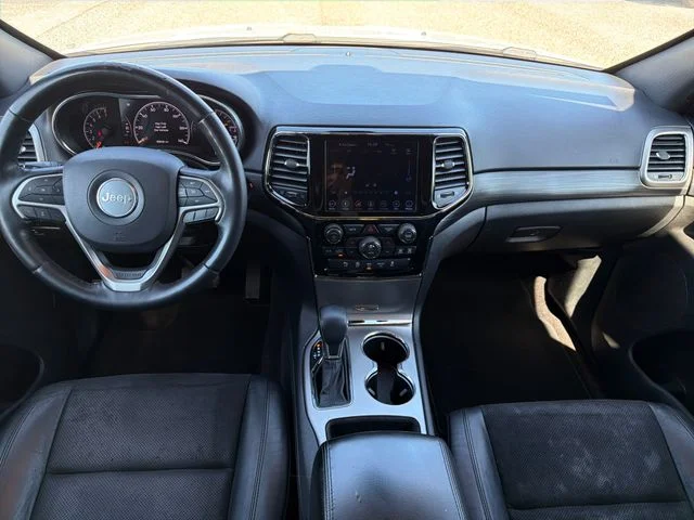 Used 2019 White Jeep Altitude image 12
