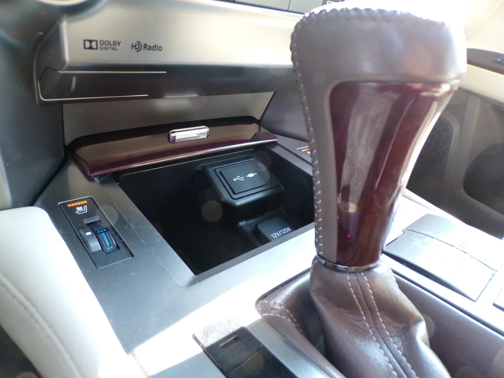 Used 2016 Starfire Pearl Lexus Base image 21