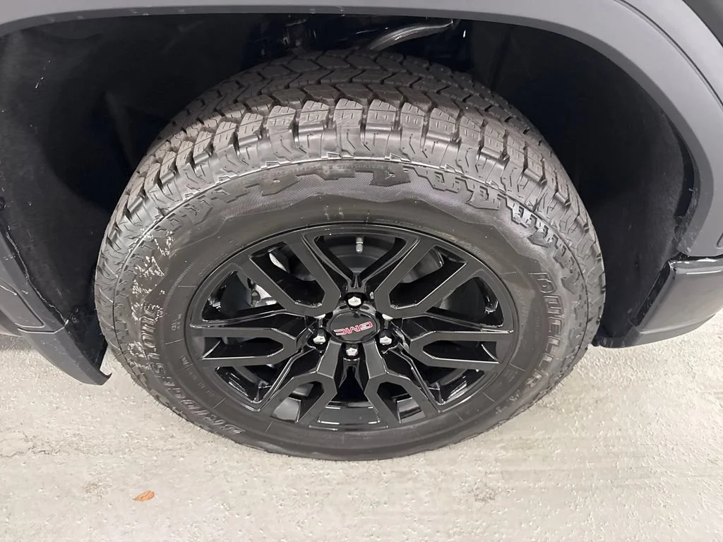 New 2026 Onyx Black GMC Elevation image 4