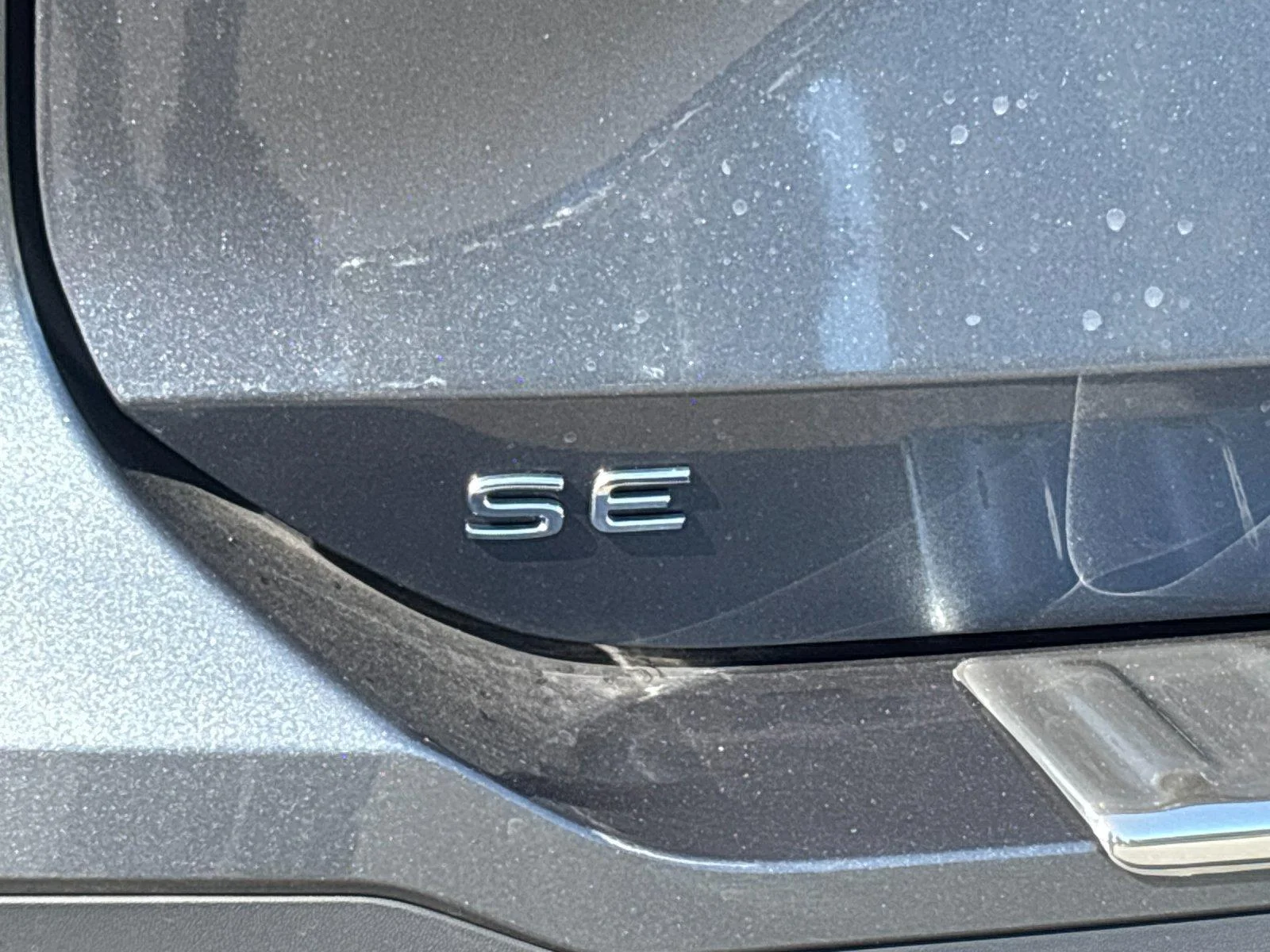 New 2026 Platinum Gray Metallic Volkswagen SE image 10