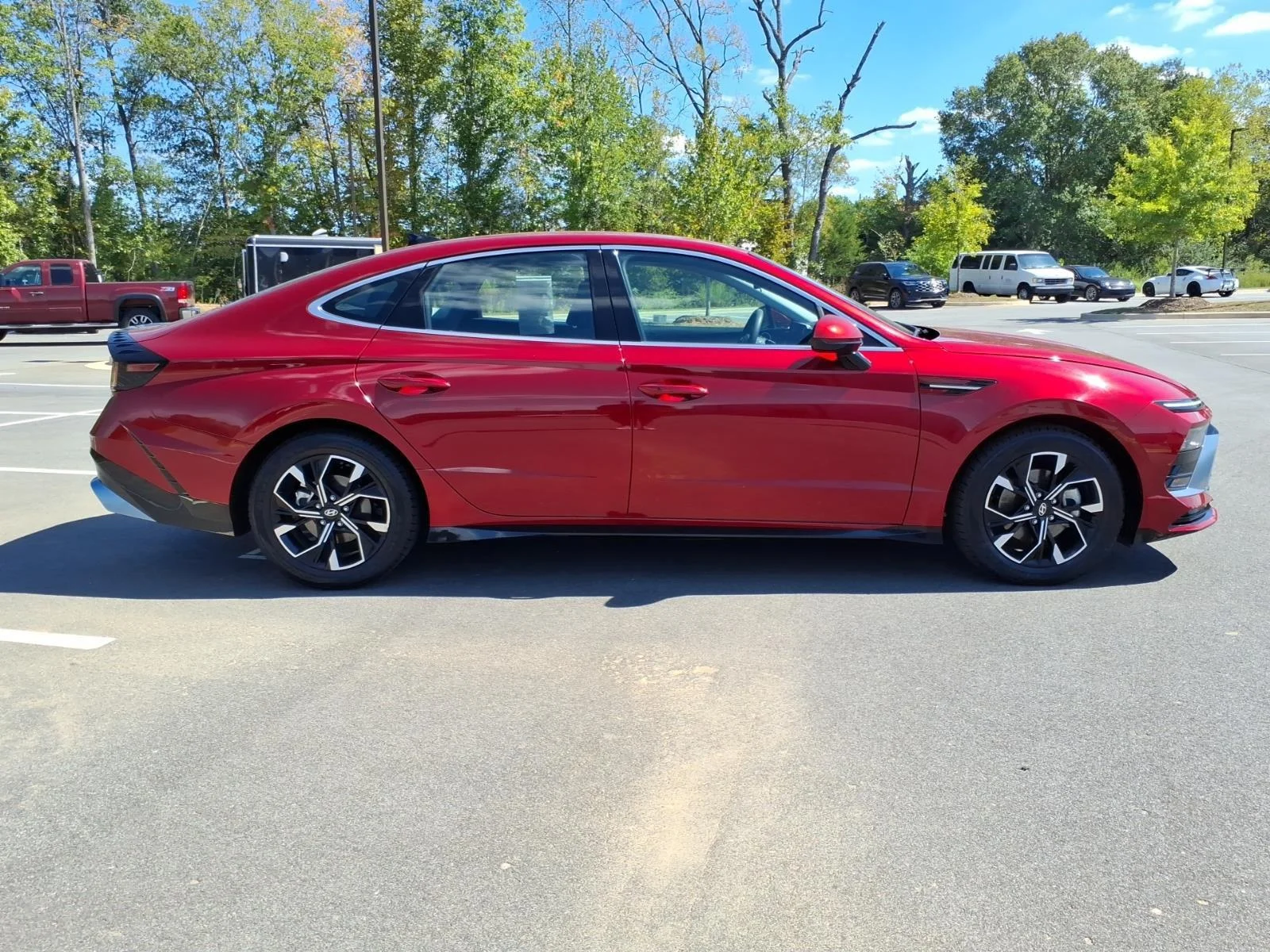 Used 2025 Ultimate red Hyundai SEL image 10
