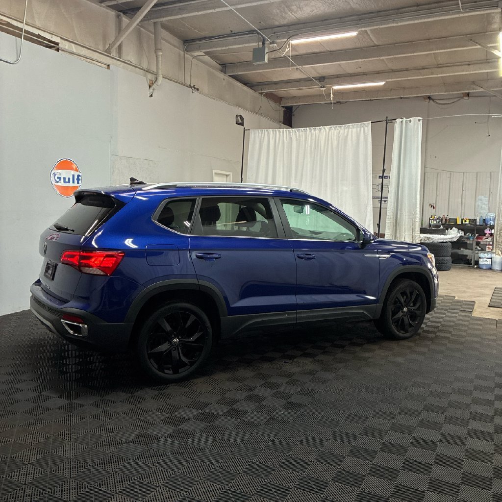 Used 2022 Blue Volkswagen 1.5T SE image 1