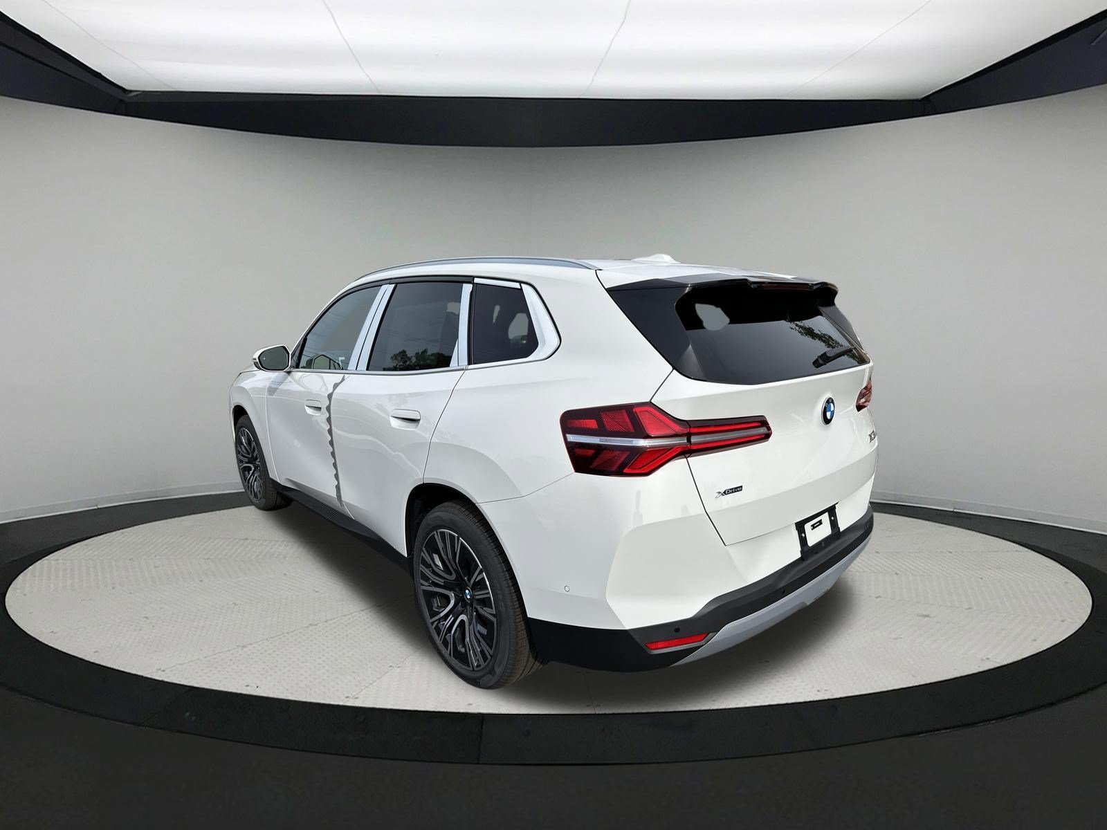New 2026 Alpine White BMW 30 xDrive image 5