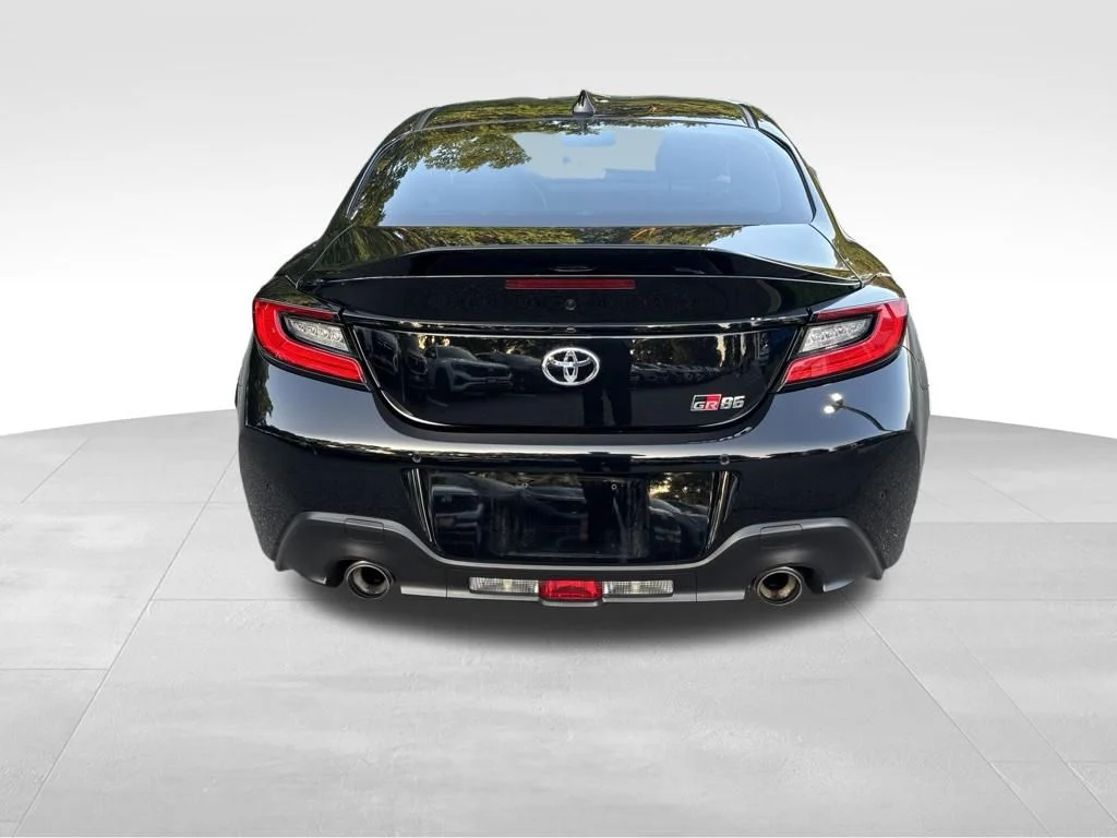 Used 2023  Toyota Premium image 7