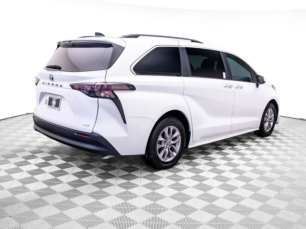 Used 2025 Beige Toyota XLE image 7