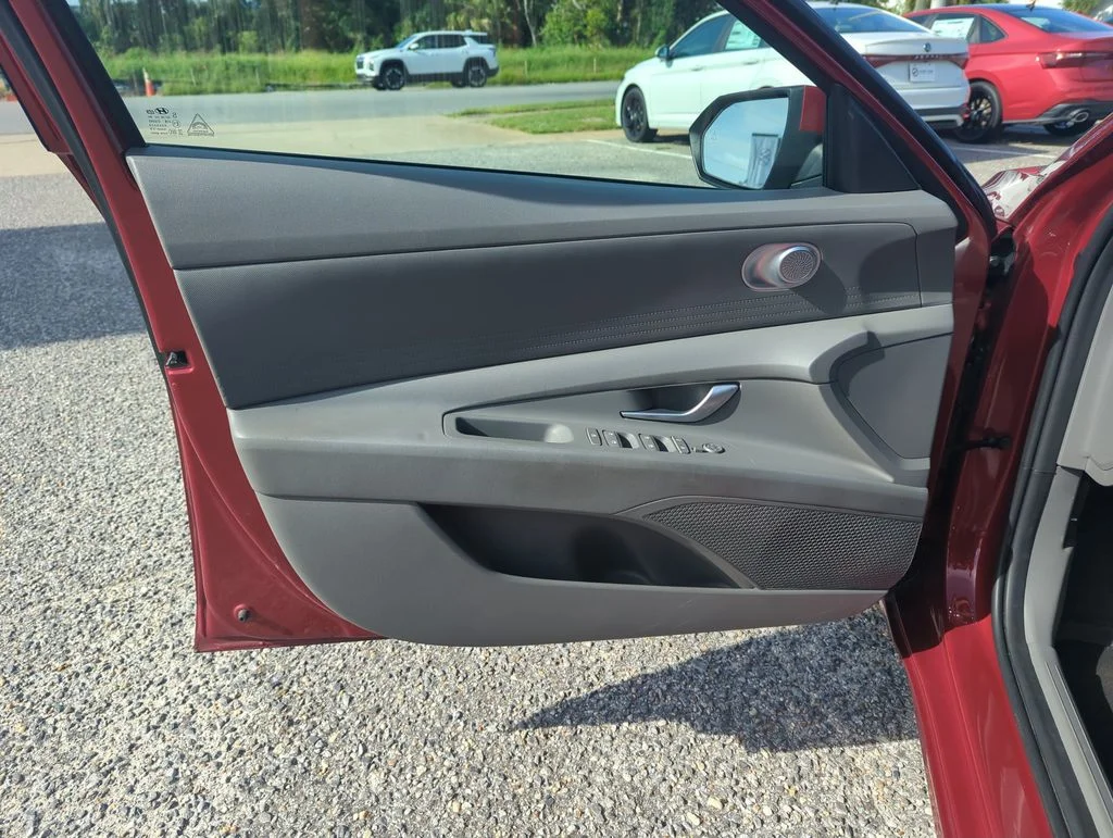 Used 2023 Red Hyundai SEL image 18