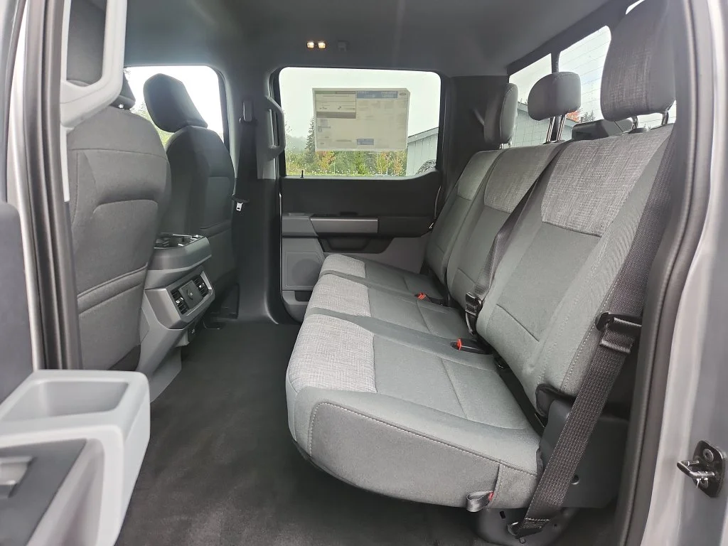 New 2027 Silver Ford XLT image 27