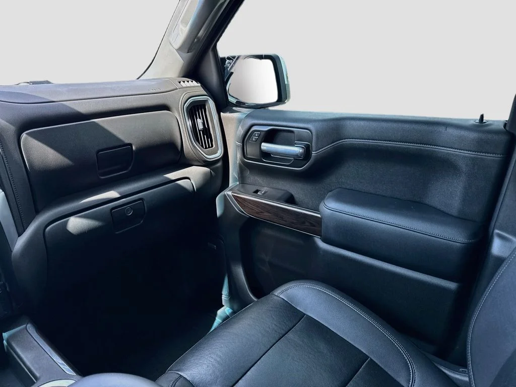 Used 2021 Black GMC SLT image 27