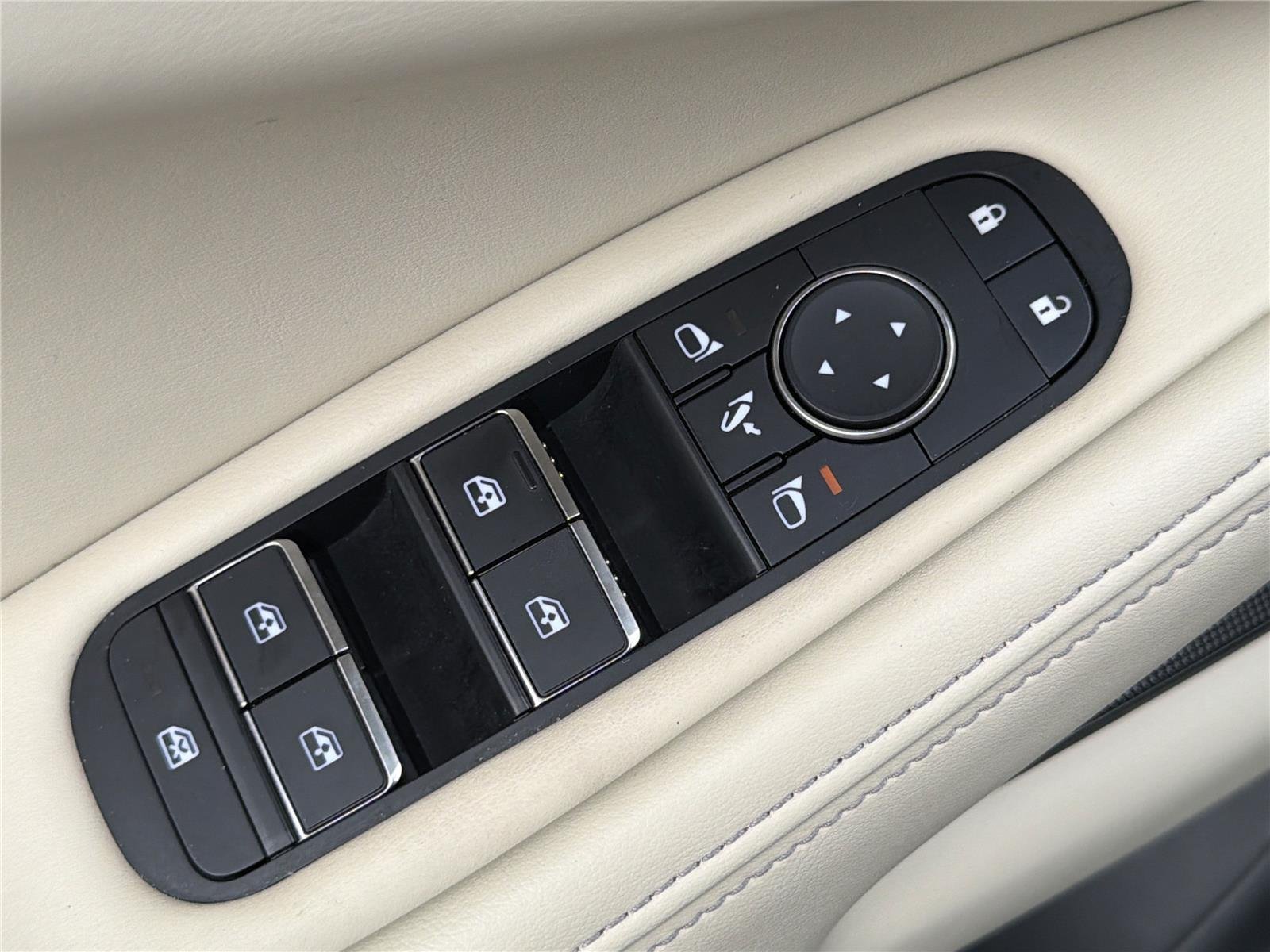 Used 2024 Mineral Black INFINITI LUXE image 15
