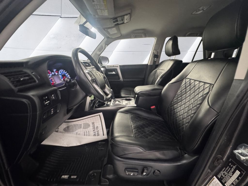 Used 2018 Gray Toyota SR5 image 7