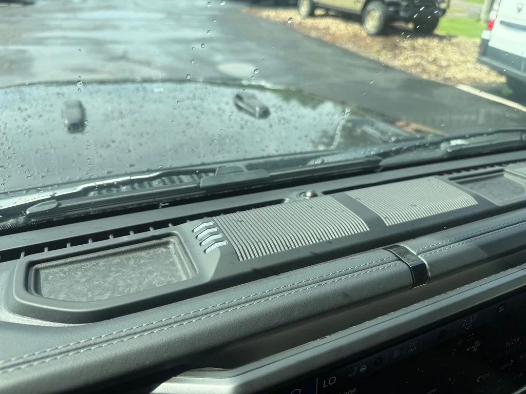 Used 2025 Gray Jeep Sahara 4xe image 23