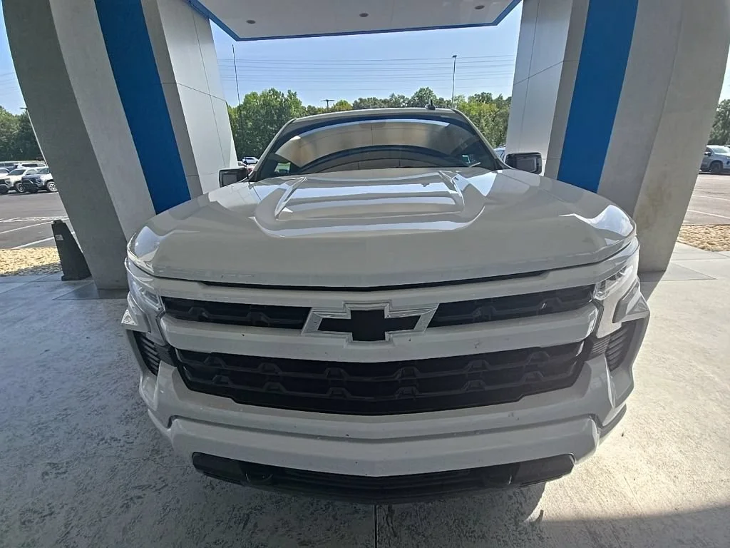 Used 2026 Summit White Chevrolet RST image 5
