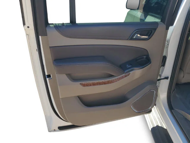 Used 2018 IRIDESCENT PEARL TRICOAT Chevrolet Premier image 31