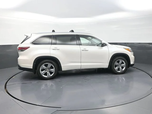 Used 2015 White Toyota Limited image 9