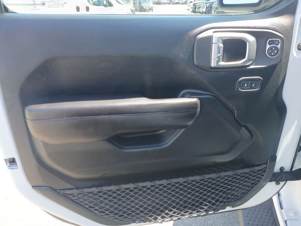 Used 2021 White Jeep Unlimited Sport Altitude image 22