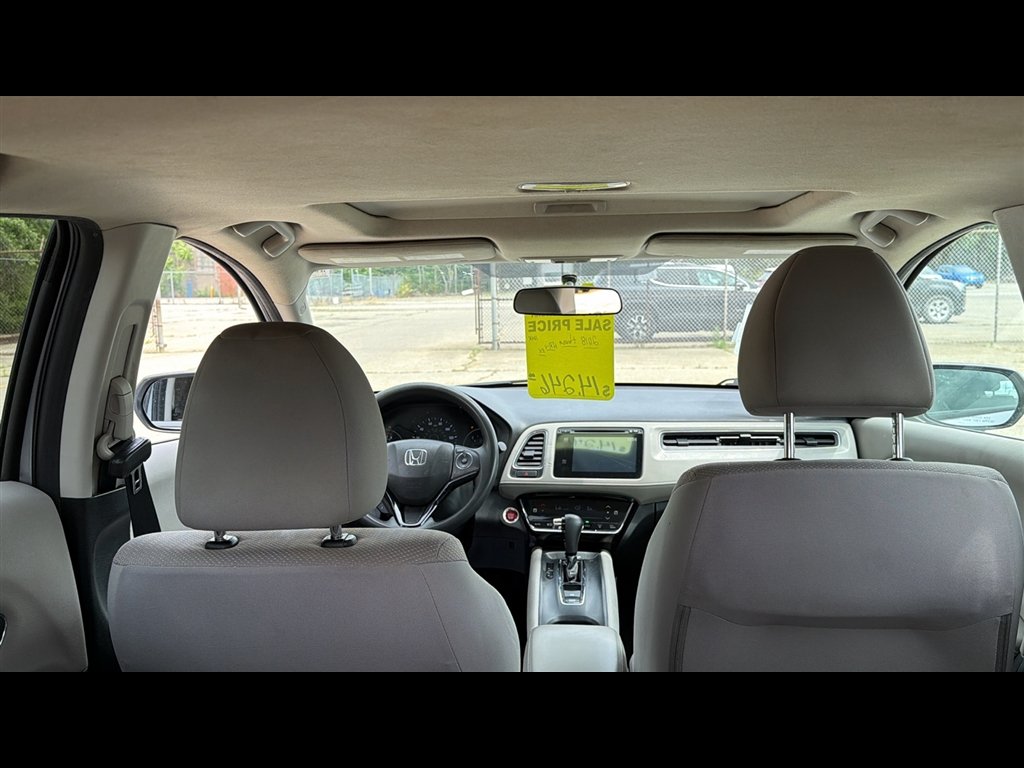 Used 2018  Honda EX image 24