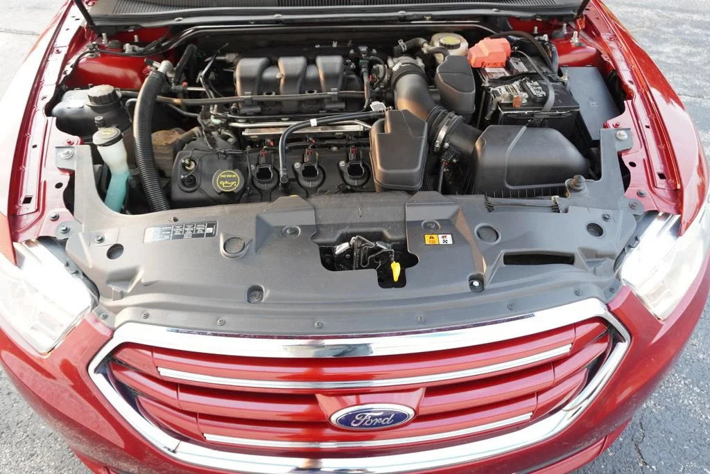 Used 2015 Red Ford Limited image 29