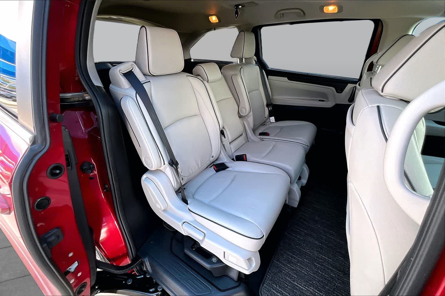Used 2026 Radiant Red Metallic II Honda Touring image 20