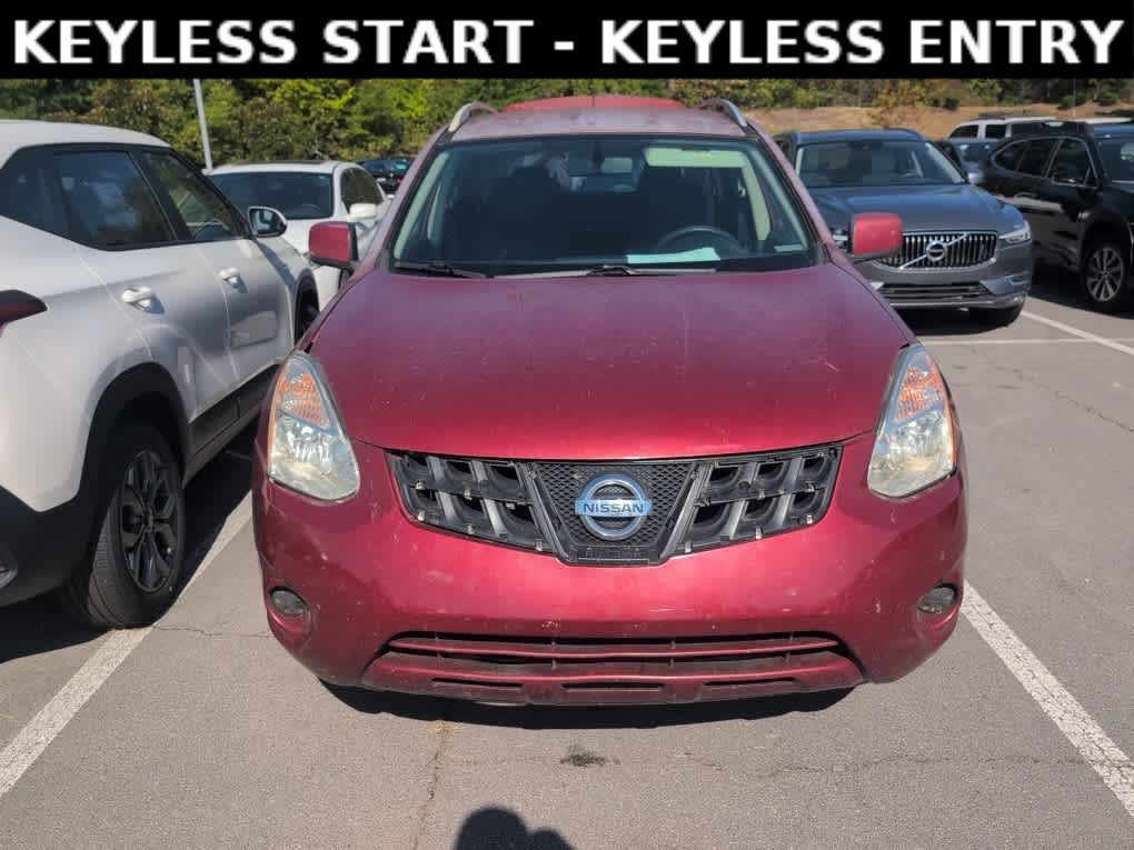 Used 2011 Cayenne Red Nissan SV image 2