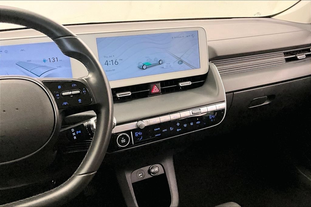 Used 2024  Hyundai SE image 5