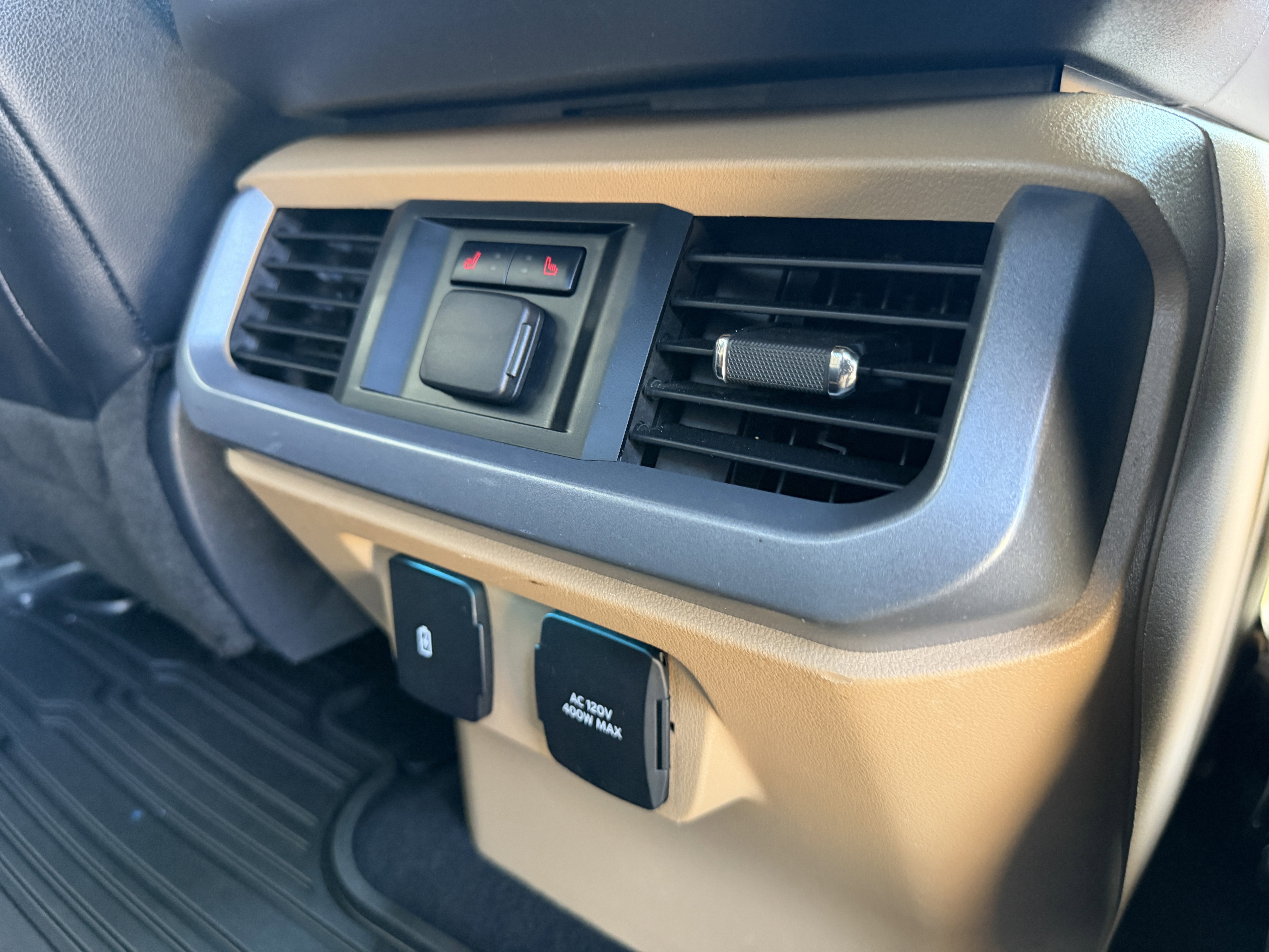 Used 2023 Oxford White Ford LARIAT image 27
