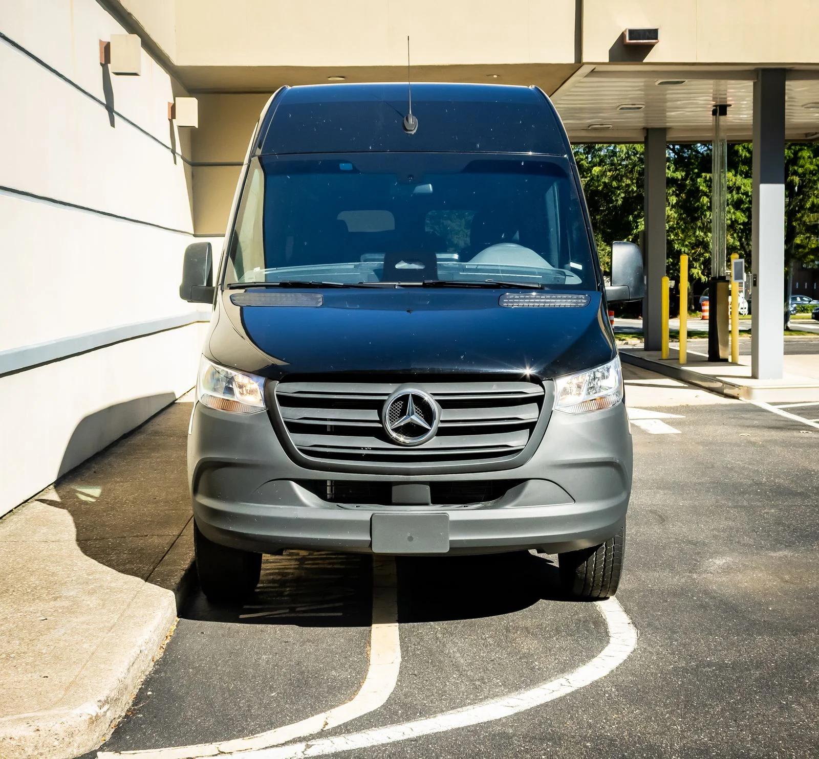 Used 2025  Mercedes-Benz Passenger 170 WB image 2