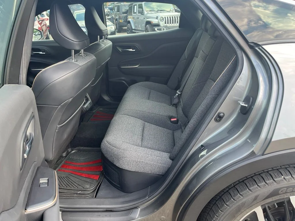 Used 2023  Toyota XLE image 19