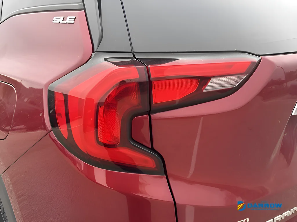 Used 2018 Red GMC SLE image 26