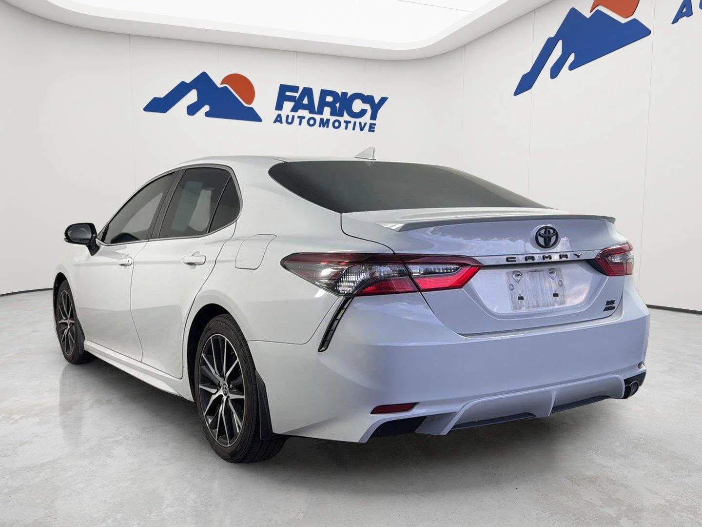 Used 2023 Ice Edge Toyota SE image 27